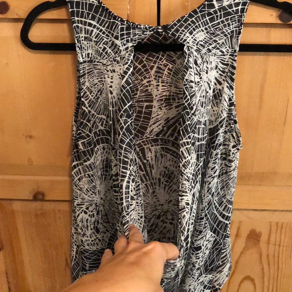Polyester top - Picture 3 of 3